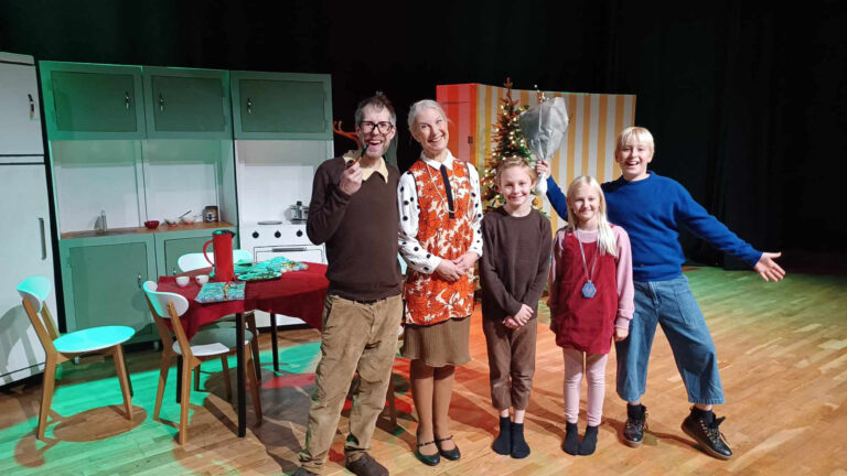 alfons-aberg-firar-jul-teater-bristol-sundbyberg